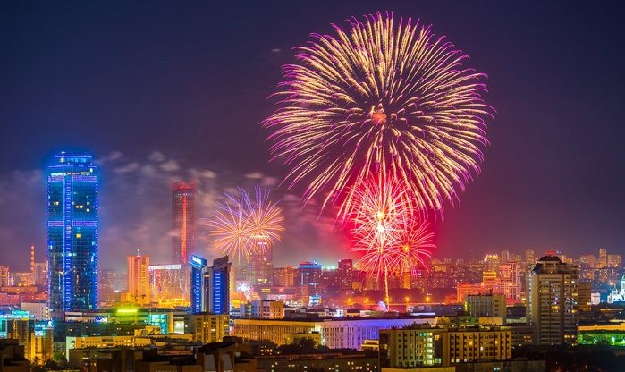 Салют 9 мая в Екатеринбурге